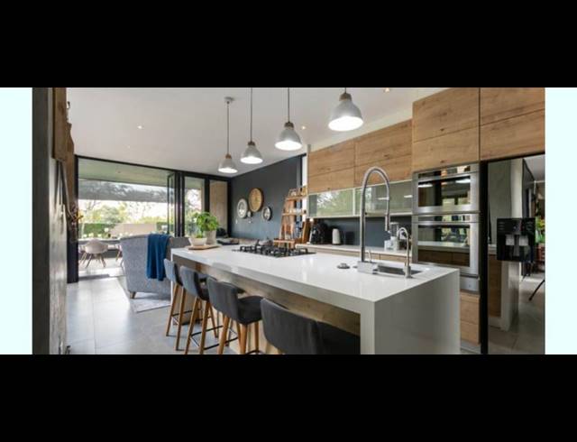 4 BEDROOM HOUSE FOR SALE IN GLEN EAGLE ESTATE